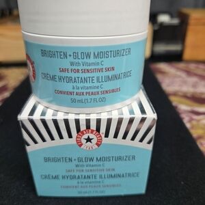 First Aid Beauty FAB Brighten + Glow Moisturuzer NIB